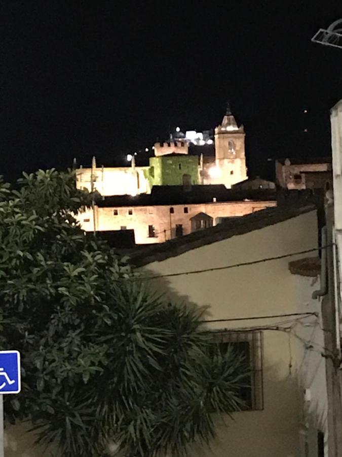 Centro Castillo 9 Касерес Екстер'єр фото